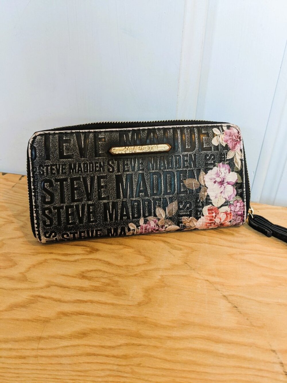 Steve Madden Wristlet